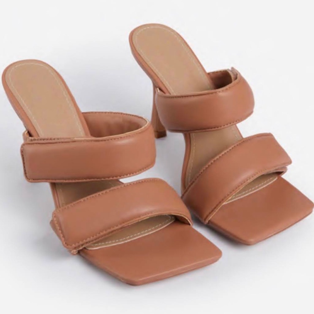 Tan padded heels - Picture 2 of 3